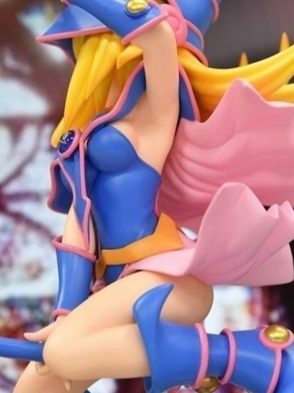 Mystical Spellcaster: Yu-Gi-Oh! Dark Magician Girl Statue - Picture 3 of 4